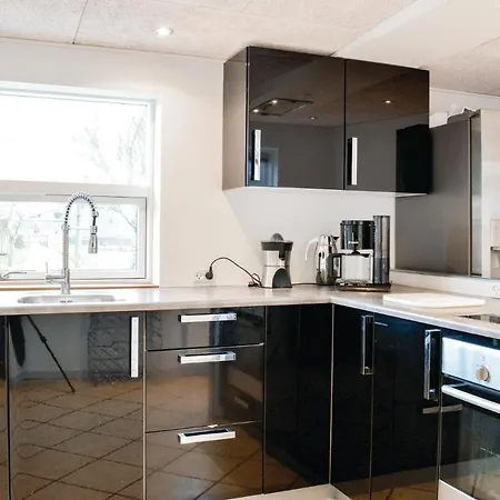 Vakantiehuis Three-bedroom Holiday In