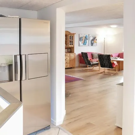 Three-bedroom Holiday In